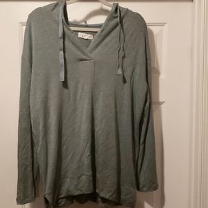 Size Large Lou&Grey pullover